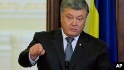 Петр Порошенко: Украина готова ввести санкции против российских олигархов