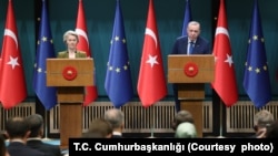 Cumhurbaşkanı Erdoğan ve Avrupa Birliği (AB) Komisyonu Başkanı Ursula von der Leyen görüşmelerinin ardından ortak açıklama yaptı.