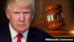 Donald Trump - gavel